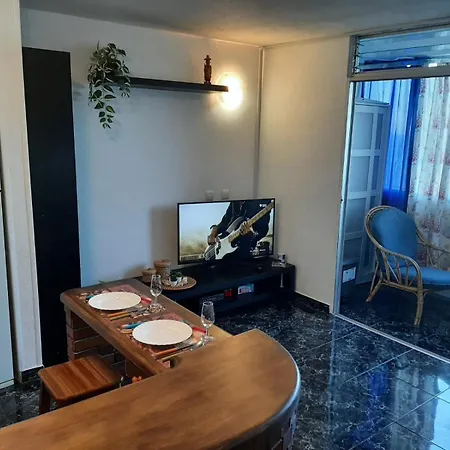 Apartbeach Marina * كانديلاريا
